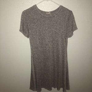 Short sleeve grey dress